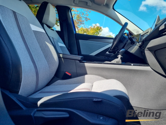 Astra Elegance 1.2l Turbo, AGR-Sitze, Abstandstempomat, LHZ, SH