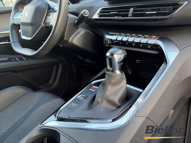 5008 Allure Pack 1.2l , 7-Sitzer, NAVI, SHZ, PDC mit Kamera