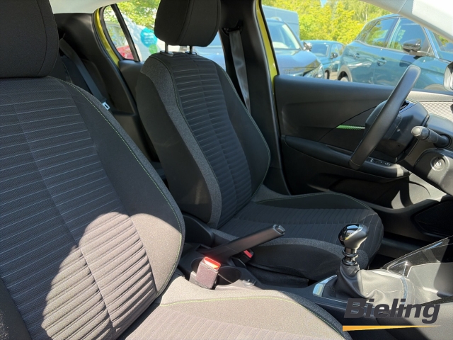 208 Active . Klima, Radio DAB, SHZ, PDC, AppleCarplay/Android