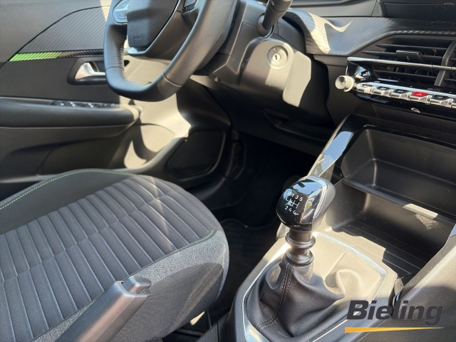 208 Active . Klima, Radio DAB, SHZ, PDC, AppleCarplay/Android