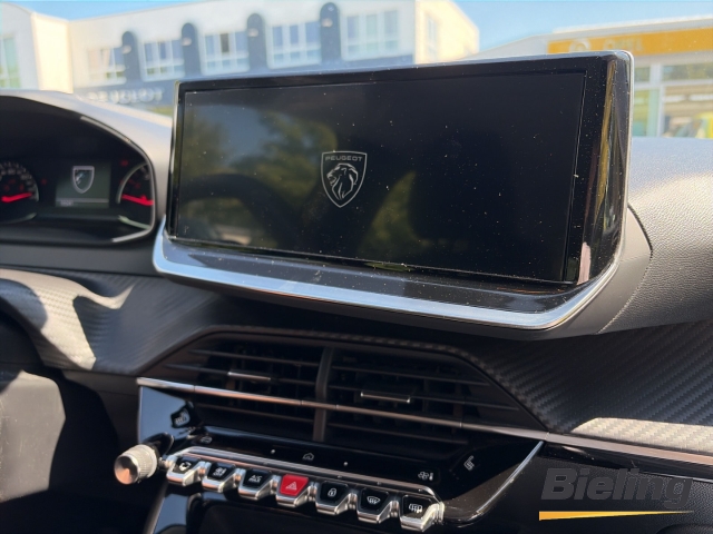 208 Active . Klima, Radio DAB, SHZ, PDC, AppleCarplay/Android