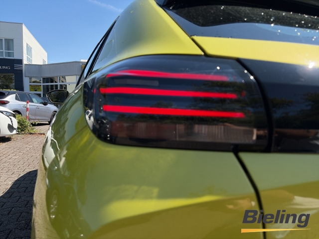 208 Active . Klima, Radio DAB, SHZ, PDC, AppleCarplay/Android