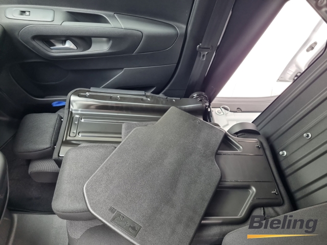 Combo Electric CARGO XL Apple CarPlay Android Auto Verkehrszeichenerk. Rückfahrkam. Tempomat