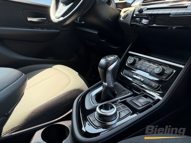 220 Active Tourer i 2.0 Advantage, Elektr. Heckklappe, AHK, LED, SH