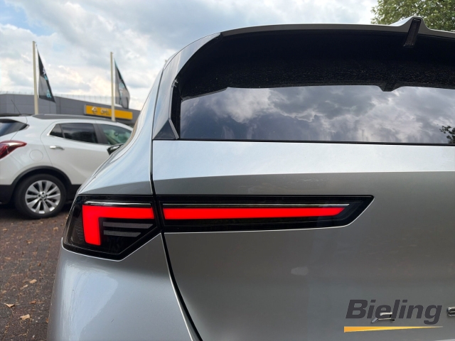 Astra Elegance 1.2Turbo, Navi PRO, Kamera, Apple CarPlay Android Auto