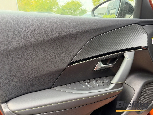 2008 GT PureTech 130 EAT8 El. Panodach Navi 360 Kamera LED Apple CarPlay